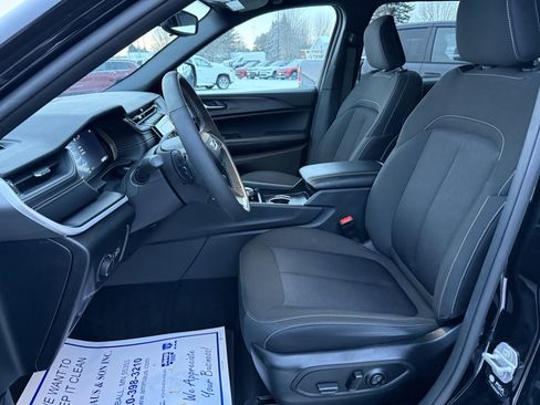 Used 2024 Jeep Grand Cherokee L Laredo w/ Luxury Tech Group I image 11