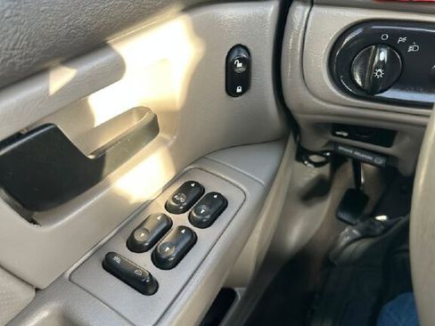 Used 2005 Ford Taurus SE image 22