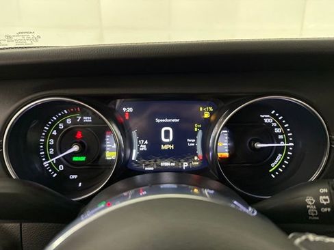 Used 2023 Jeep Wrangler Unlimited Sahara image 16