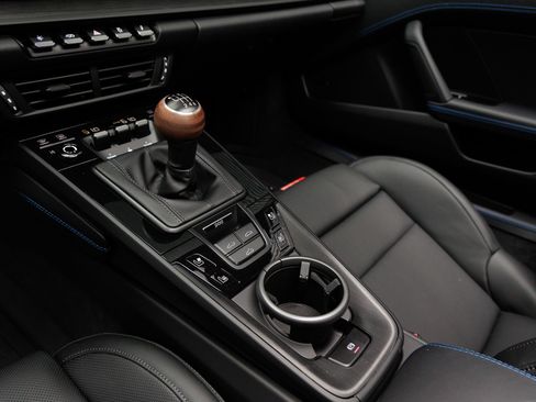 Certified 2026 Porsche 911 Carrera T RWD image 25