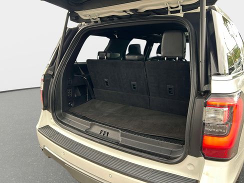 Used 2021 Ford Expedition Limited AWD/4WD image 11
