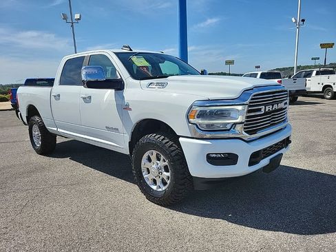 Used 2024 RAM 2500 Laramie AWD/4WD image 3