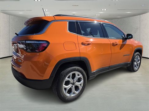 New 2026 Jeep Compass Latitude image 4