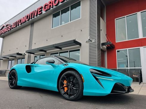 Used 2025 McLaren Artura Spider image 10