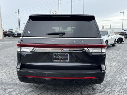 Used 2023 Lincoln Navigator Reserve AWD/4WD image 6