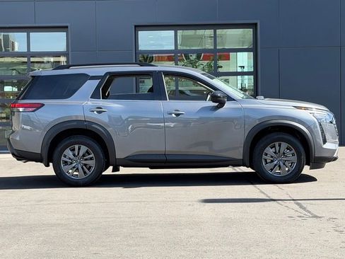 New 2026 Nissan Pathfinder SV image 7