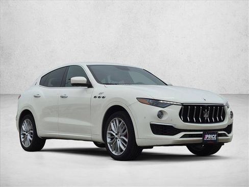 Used 2022 Maserati Levante GT AWD/4WD image 3
