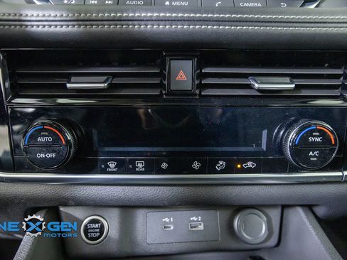 Used 2022 Nissan Rogue SV FWD image 18