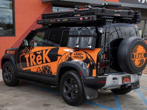 Used 2023 Land Rover Defender 110 S image 6