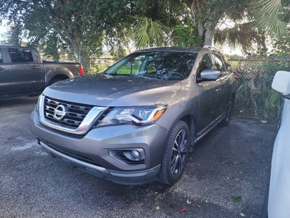 Used 2017 Nissan Pathfinder Platinum