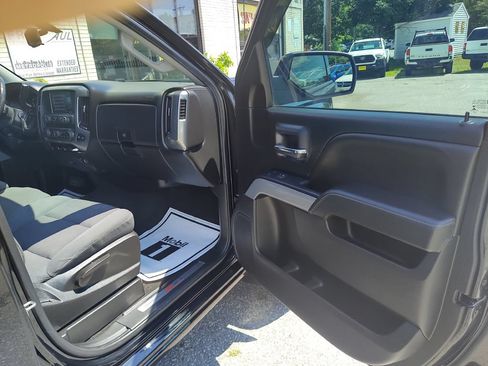 Used 2018 Chevrolet Silverado 1500 LT w/ All Star Edition AWD/4WD image 18
