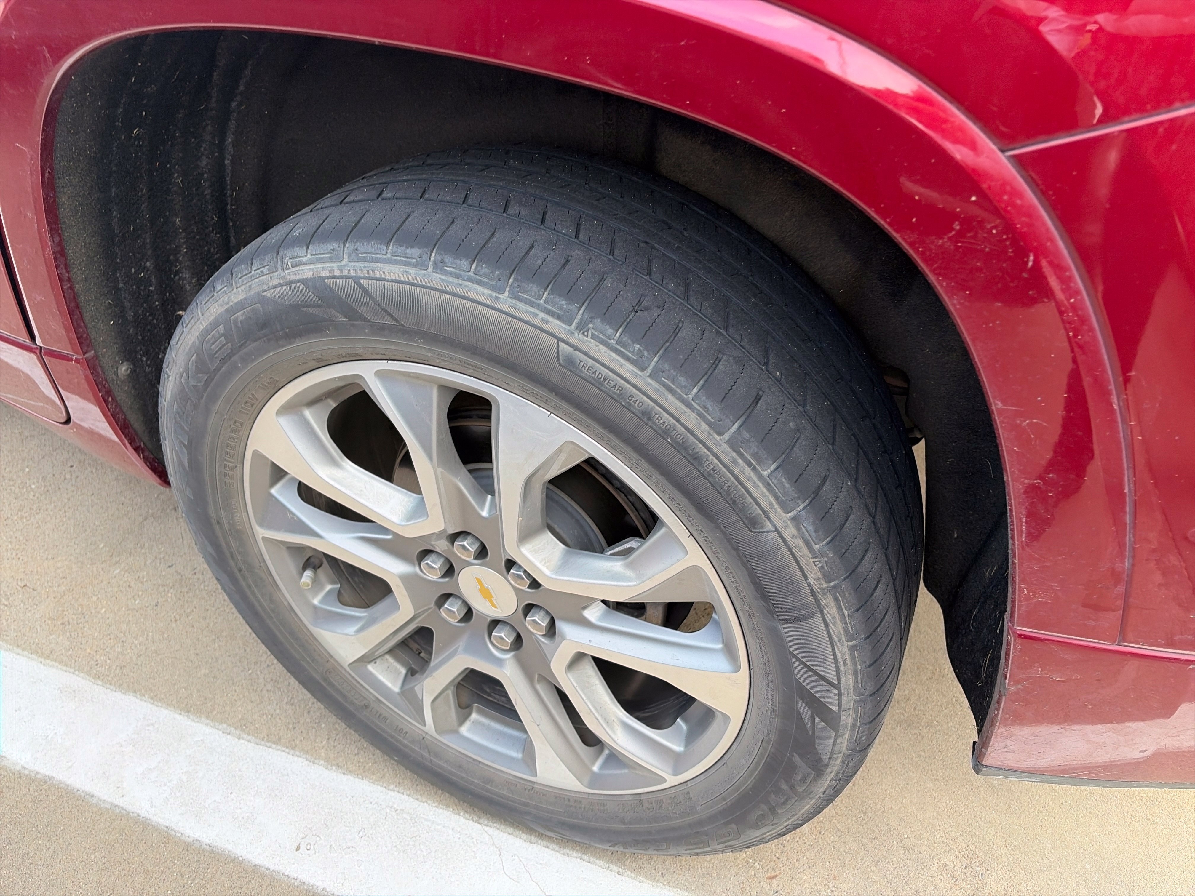 Used 2020 Chevrolet Traverse Premier FWD image 4