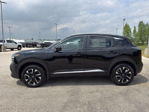New 2026 Nissan Kicks SV w/ SV Premium Package AWD/4WD image 6