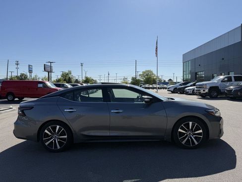 Used 2023 Nissan Maxima SL FWD image 2