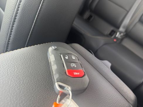 New 2025 Jeep Gladiator Sport image 37