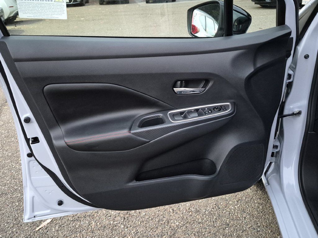 Certified 2025 Nissan Versa SR FWD image 11