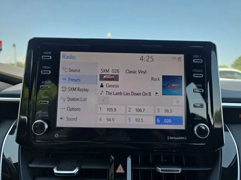 Used 2021 Toyota Corolla SE FWD image 24
