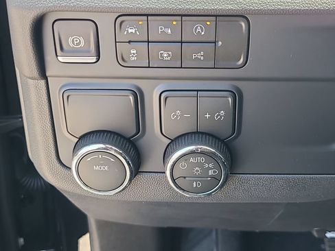 New 2026 Chevrolet Suburban LT w/ Comfort Package RWD image 27