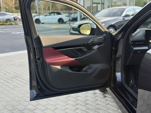 Certified 2025 BMW 530i w/ M Sport Package image 10