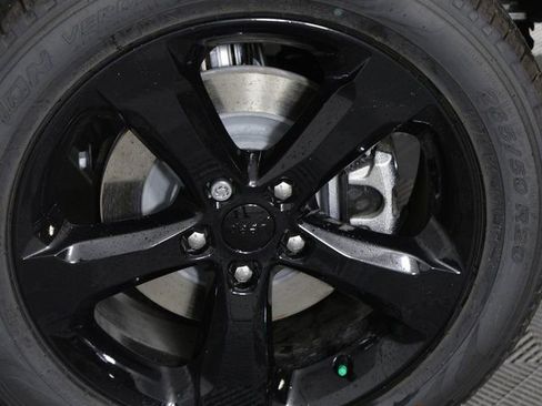 Used 2025 Jeep Grand Cherokee L Limited w/ Black Appearance Package image 7