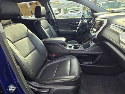 Used 2023 GMC Acadia SLT image 31