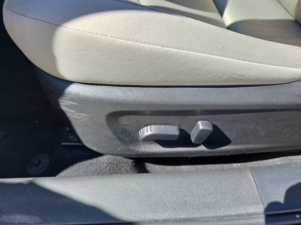 Used 2025 Nissan Altima 2.5 SV FWD image 15