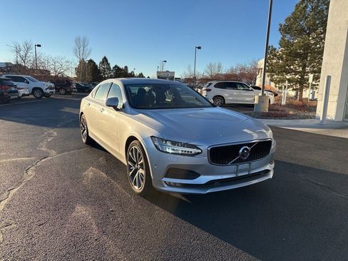 Used 2018 Volvo S90 T5 Momentum w/ Convenience Package image 7