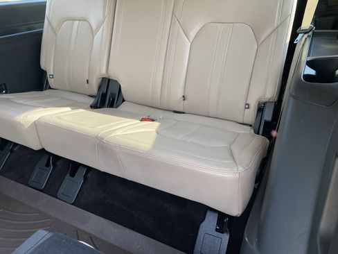 Used 2022 Ford Expedition Max Limited image 16