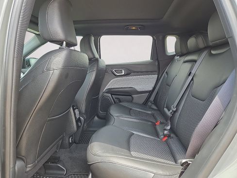 Used 2024 Jeep Compass Latitude w/ Sun and Sound Group AWD/4WD image 16