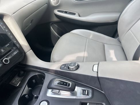 Used 2023 INFINITI QX50 Sensory AWD/4WD image 7