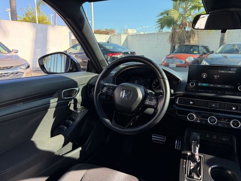 Used 2025 Honda Civic Sport image 32