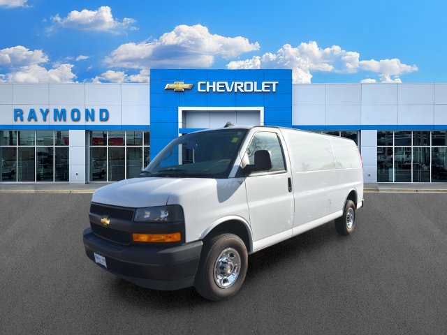 Used 2025 Chevrolet Express 2500 Extended RWD image 7