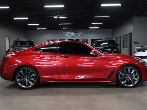 Used 2018 INFINITI Q60 Red Sport 400 w/ Sensory Package 3.0T Sport RWD image 6