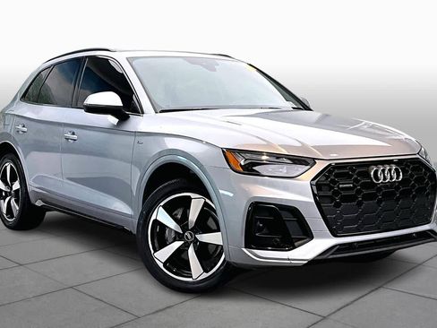 Certified 2023 Audi Q5 2.0T Premium Plus w/ Premium Plus Package image 2