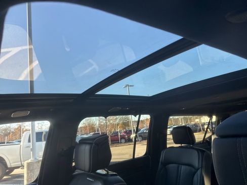 Used 2024 Jeep Grand Wagoneer L Series II w/ Quick Order Packagew 28T image 10