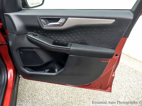 Certified 2020 Ford Escape SE image 24