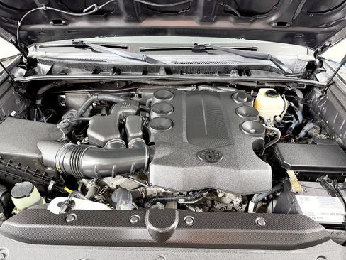 Used 2014 Toyota 4Runner SR5 RWD image 19