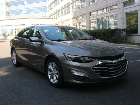 Used 2020 Chevrolet Malibu LT FWD image 1