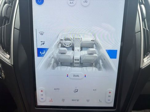 Used 2023 Ford Edge SEL image 31