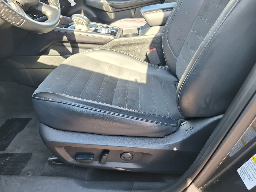 Used 2024 Mitsubishi Outlander FWD image 29
