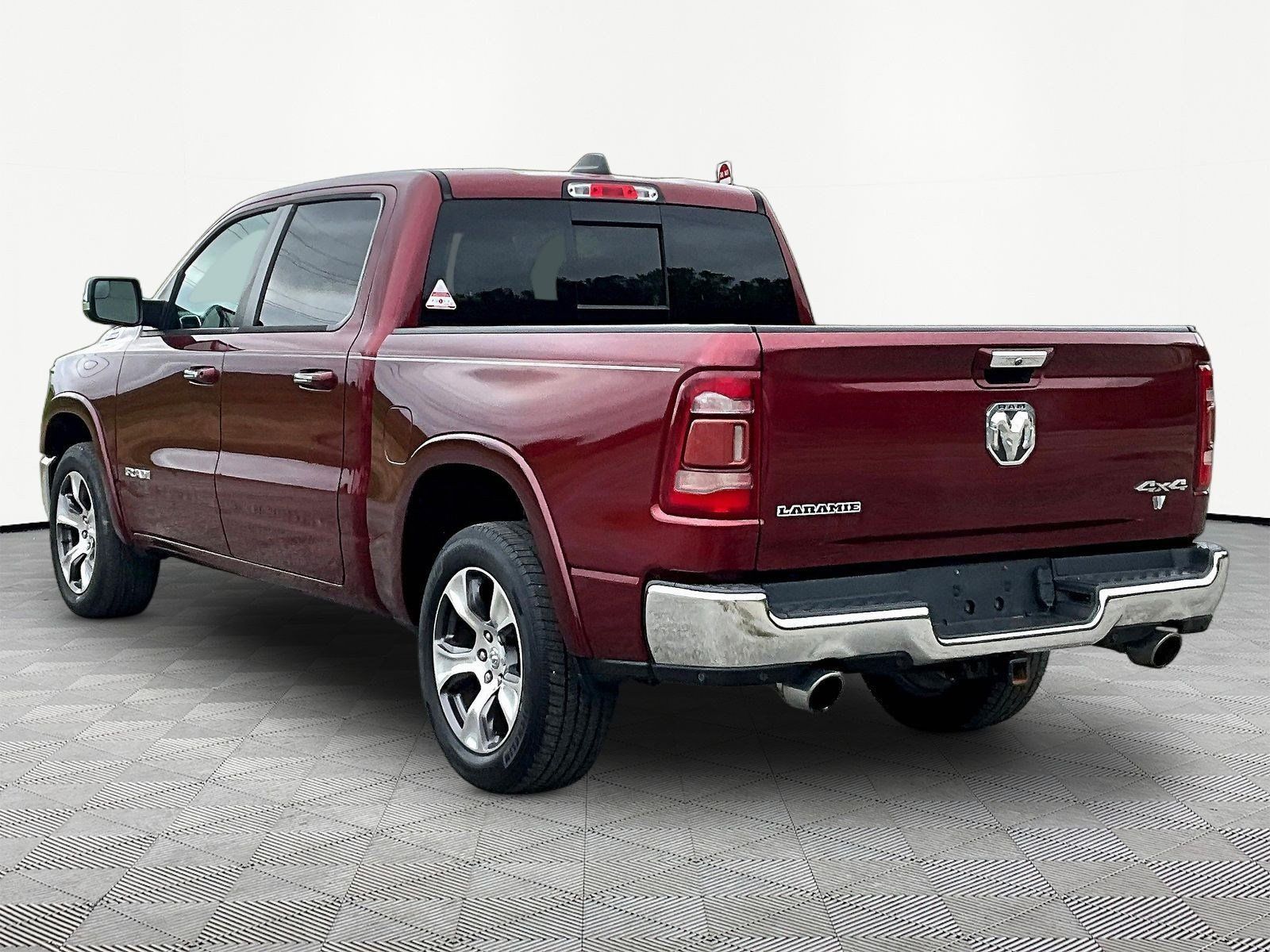 Used 2019 RAM 1500 Laramie AWD/4WD image 11