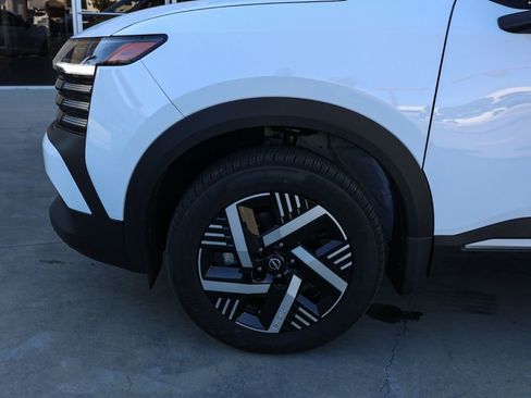 Used 2026 Nissan Kicks SV w/ Charging Package image 11