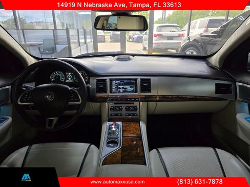 Used 2015 Jaguar XF Sport RWD image 16