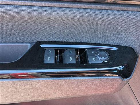 Used 2024 Honda Prologue EX image 11