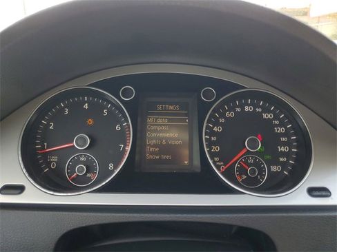 Used 2010 Volkswagen CC Sport image 18