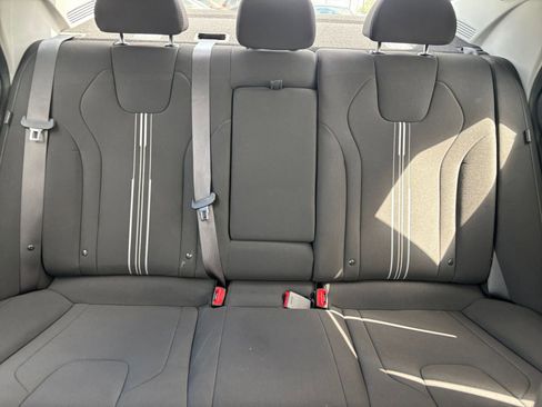 Used 2025 Hyundai Elantra SEL image 39