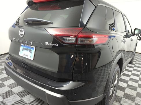 Used 2024 Nissan Rogue S FWD image 5