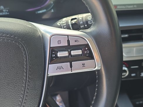 Certified 2024 Kia Telluride LX FWD image 31