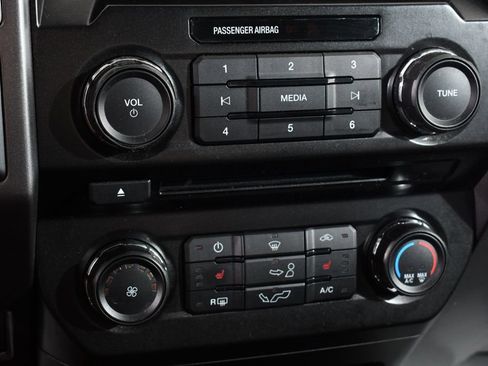 Used 2015 Ford F150 XLT w/ Equipment Group 302A Luxury AWD/4WD image 29