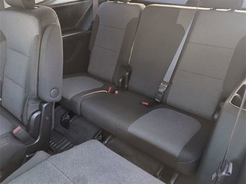 Used 2018 Chevrolet Traverse LT image 23